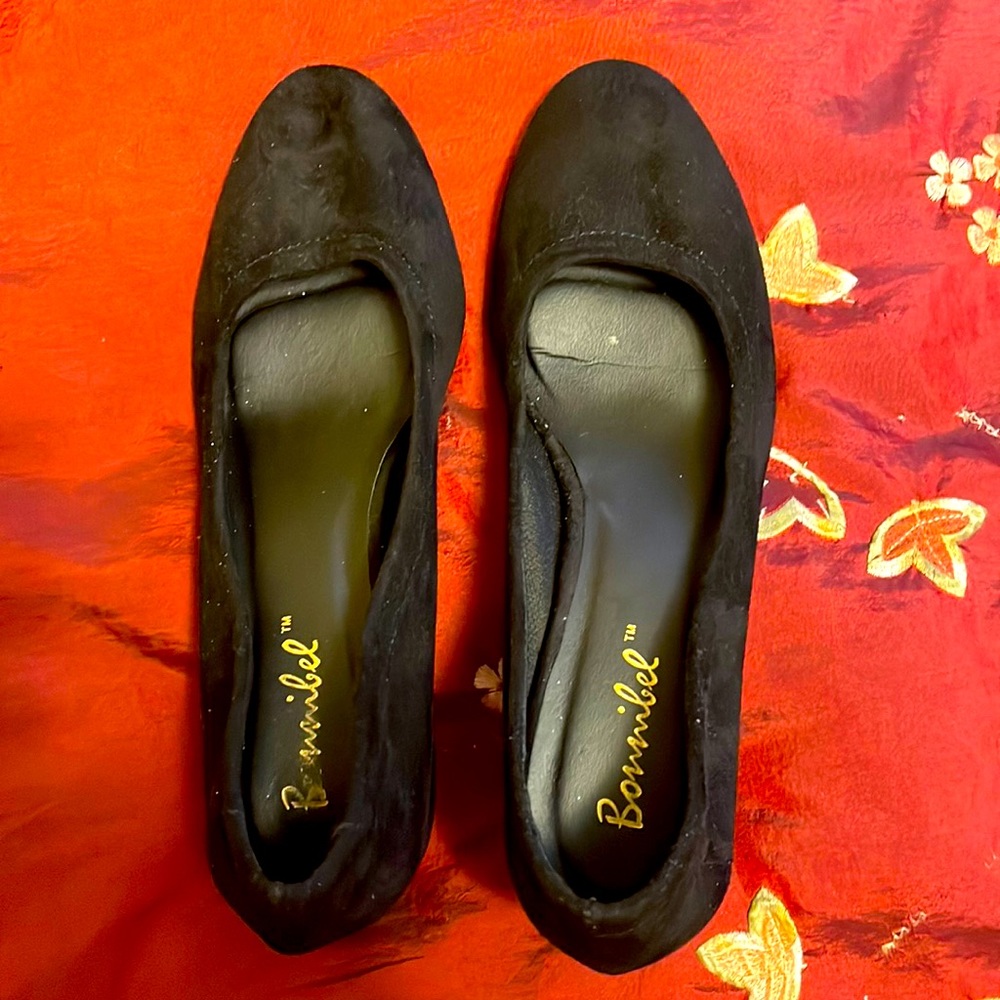 Faux suede black pumps size 7.5. Block heel Barely worn.